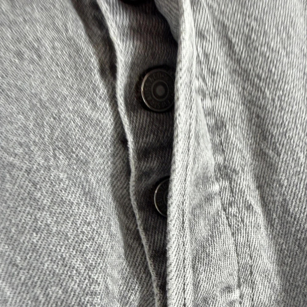 Levi's 501 Mens Gray Button Fly Jeans W36 L36‎